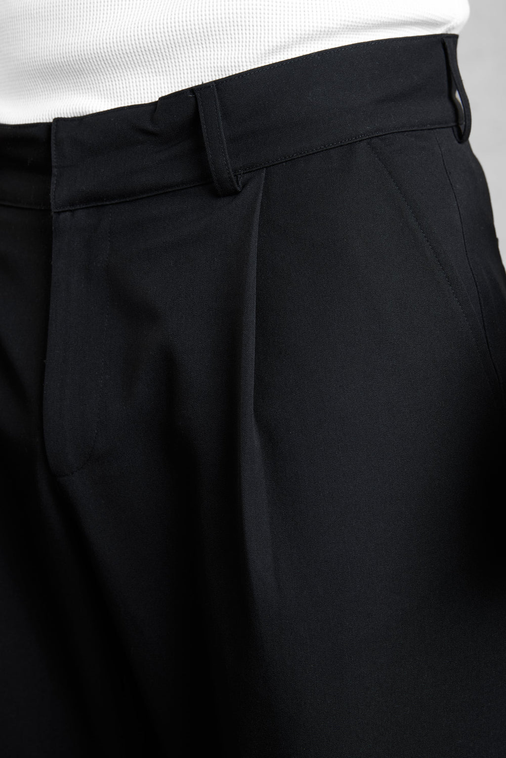 Pantalones negros anchos de corte sastre